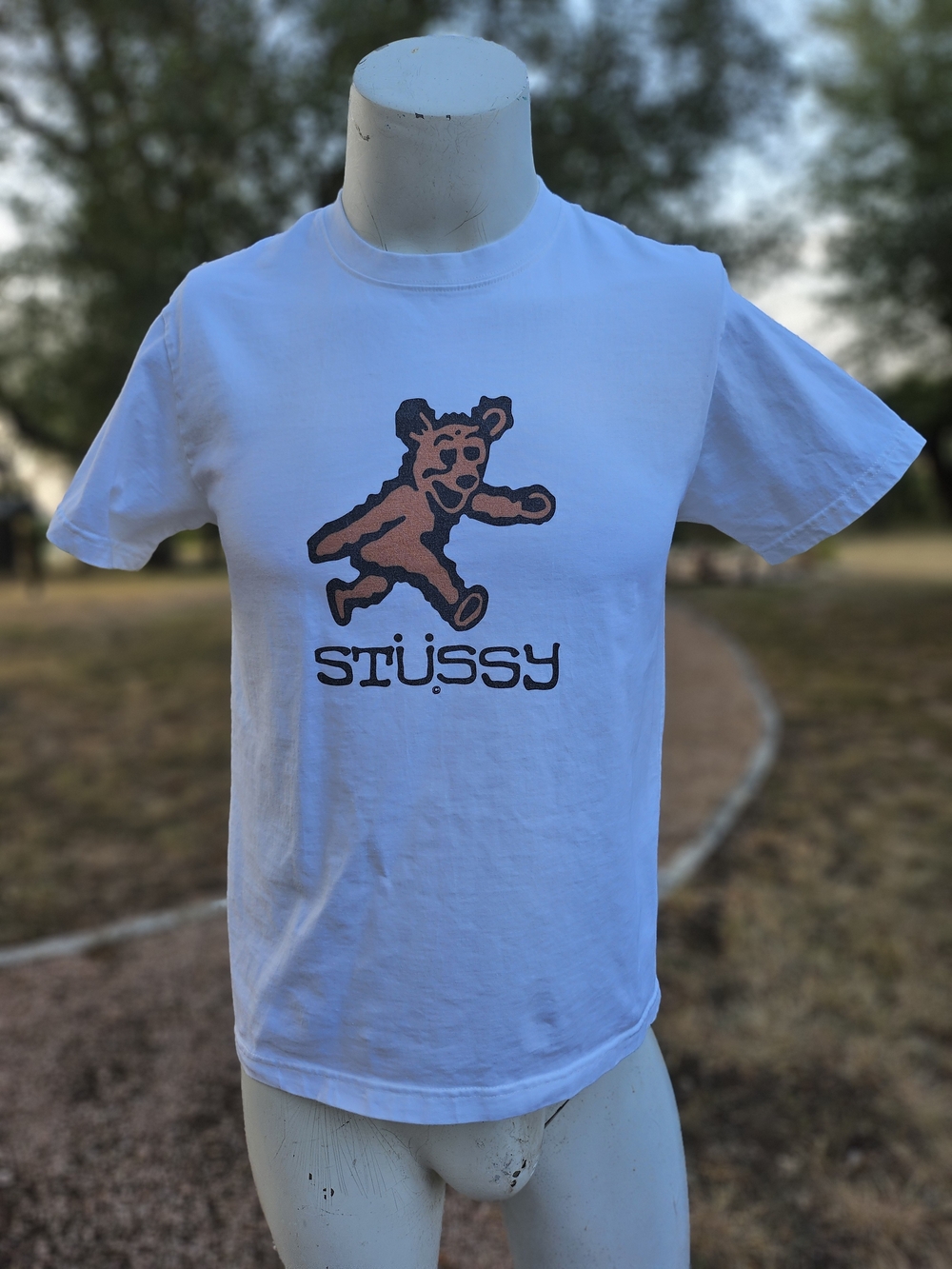 Ice Valley White Graphic STUSSY" Dancing Bear T-Shirt L